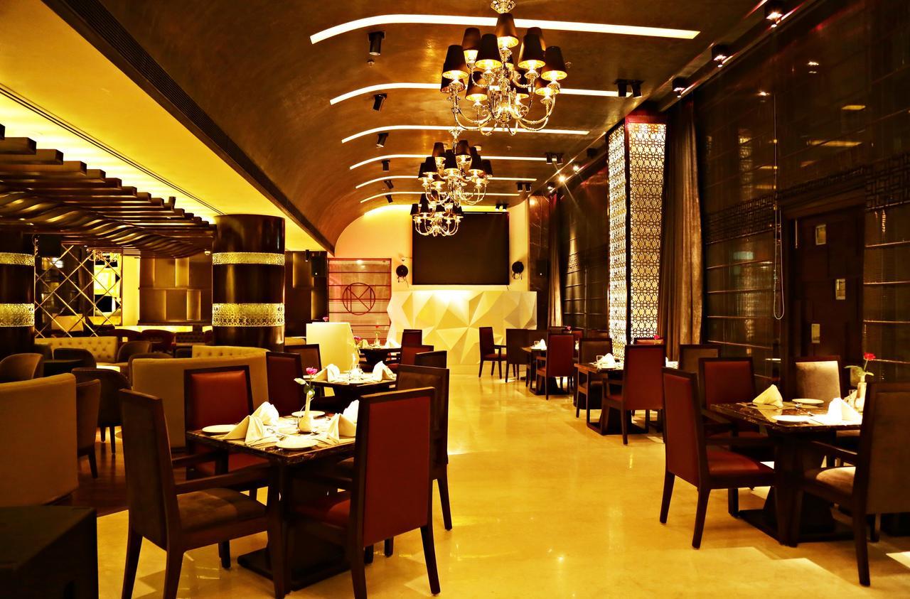 Inde Hotel Chattarpur Nova Deli Exterior foto