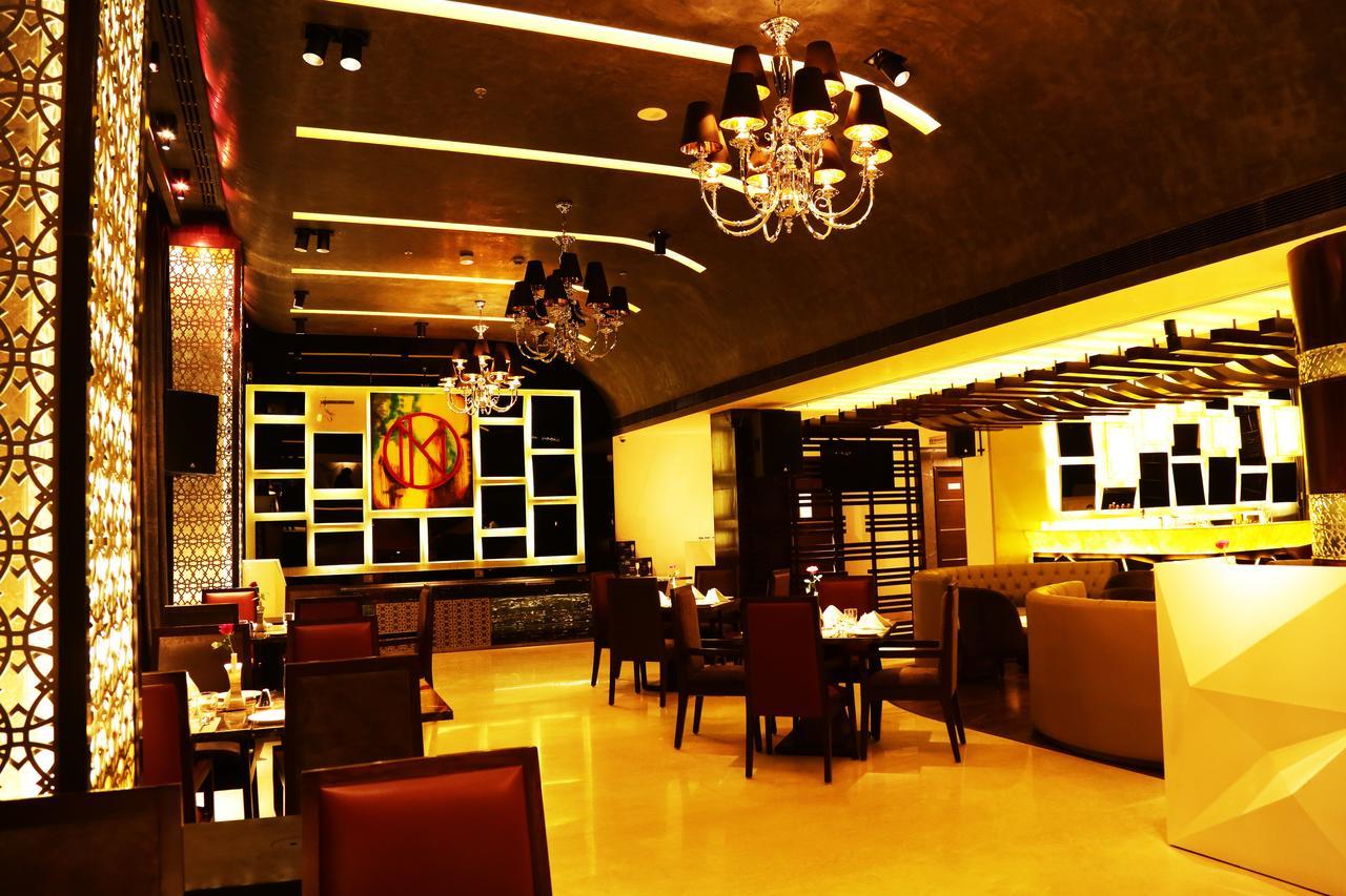 Inde Hotel Chattarpur Nova Deli Exterior foto