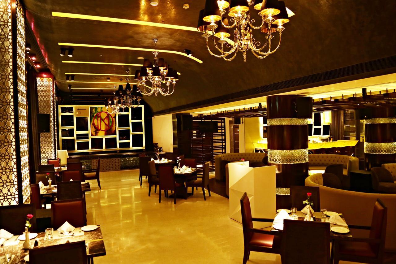 Inde Hotel Chattarpur Nova Deli Exterior foto