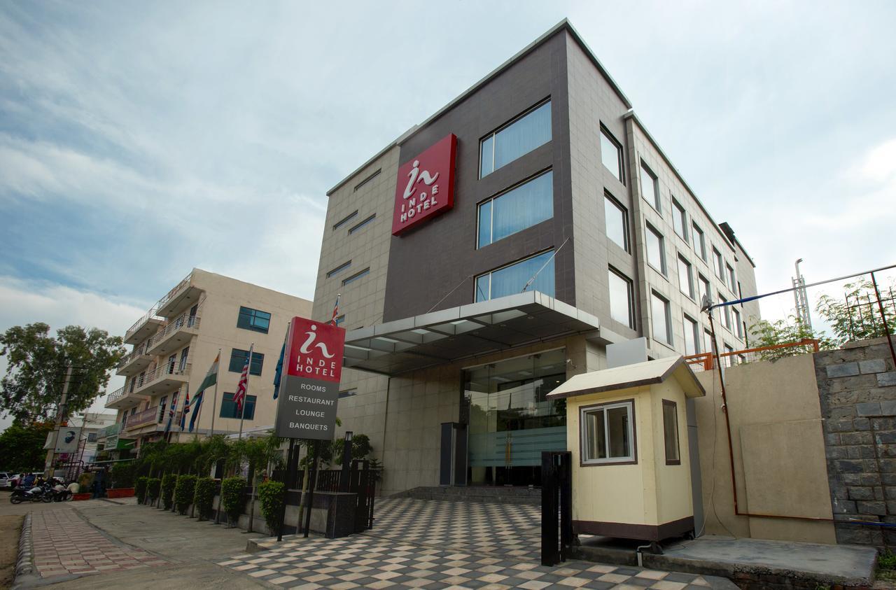 Inde Hotel Chattarpur Nova Deli Exterior foto